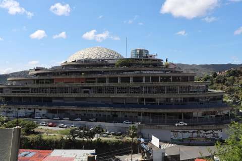 Así es el Helicoide, la temida cárcel venezolana que pretende cerrar Delcy Rodríguez