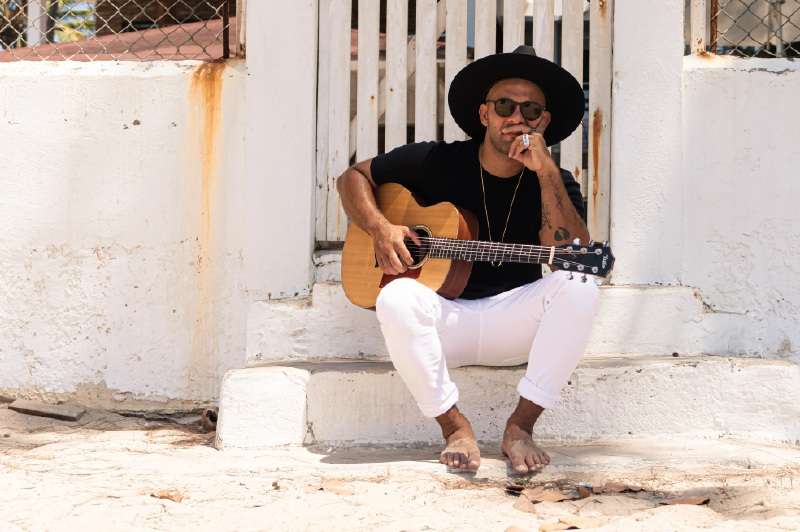 Gabriel Pagán se posiciona como uno de los nuevos exponentes de la escena tropical, consolidando su sonido y estilo propio./ Cortesía