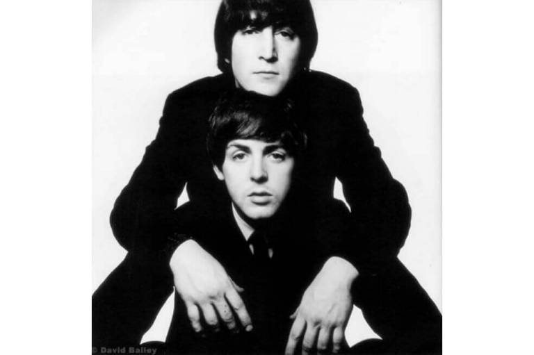 Lennon, McCartney y varios iconos de los sesenta, inmortales gracias a las fotos de David Bailey