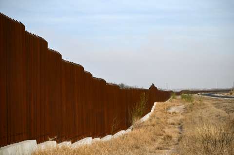 El muro fronterizo de Trump podría destruir una iglesia de 110 años