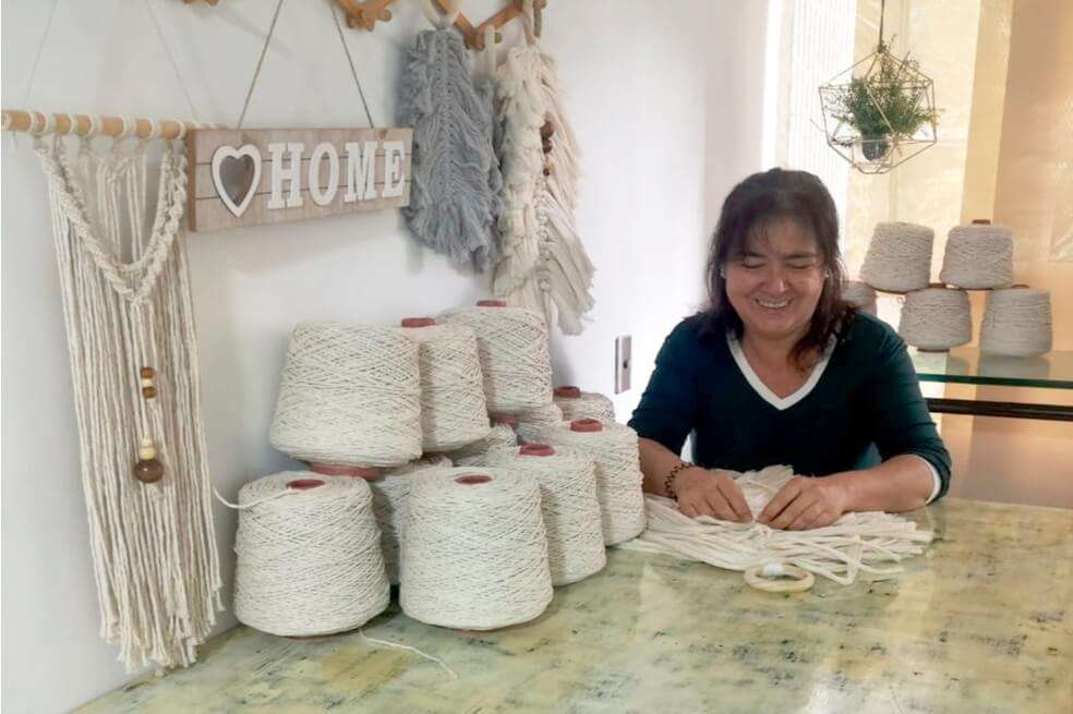 Mónica Becquet, una de las artesanas participantes, abrió hace 15 años la empresa MB decoraciones. / Cortesía