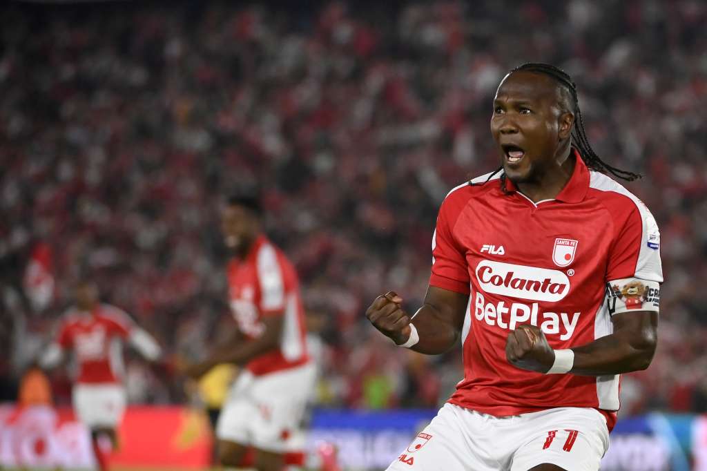 Futbolista colombiano, delantero de Santa Fe, en el partido de vuelta ante Júnior por la final de la Superliga Betplay 2026.