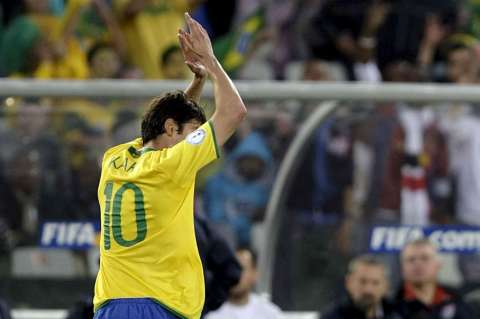 Único en su especie: Kaká anunció su retiro del fútbol