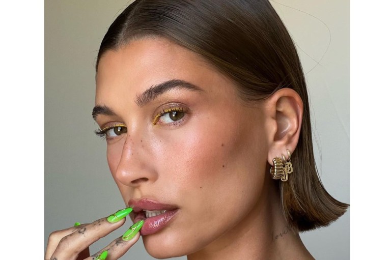 ¿Qué es y cómo se hace el maquillaje grunge? El nuevo favorito de Hailey Bieber