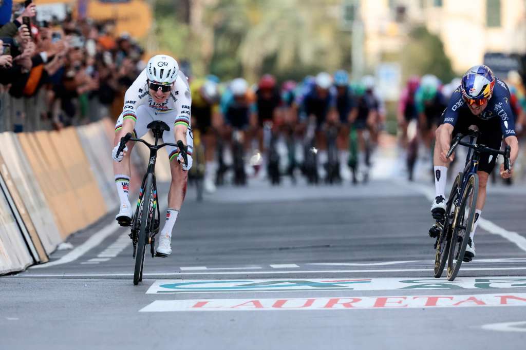 SANREMO (Italy), 21/03/2026.- Slovenian rider Tadej Pogacar of team UAE Team Emirates XRG celebrates winning the Milano Sanremo cycling race over the 298km from Pavia to Sanremo, Italy, 21 March 2026. (Ciclismo, Italia) EFE/EPA/ROBERTO BETTINI