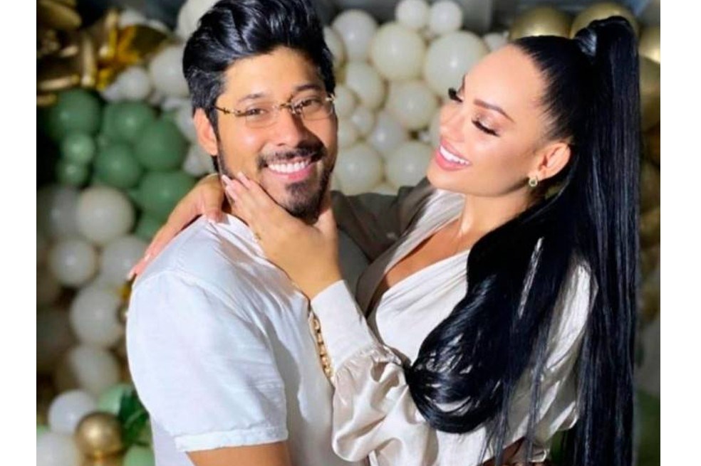 Este fin de semana, se armó una nueva polémica entre la bailarina y el cantante debido al proceso legal que llevan por Adhara, la hija que tienen en común.