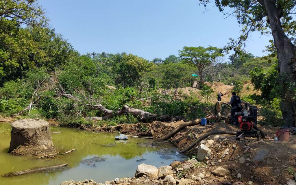 Operación ilegal con maquinaria pesada fue descubierta entre Ciénaga y Zona Bananera. El daño ambiental es crítico.