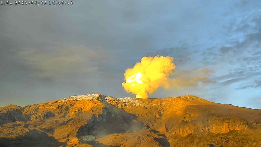 Imágenes del volcán este sábado 3 de junio.