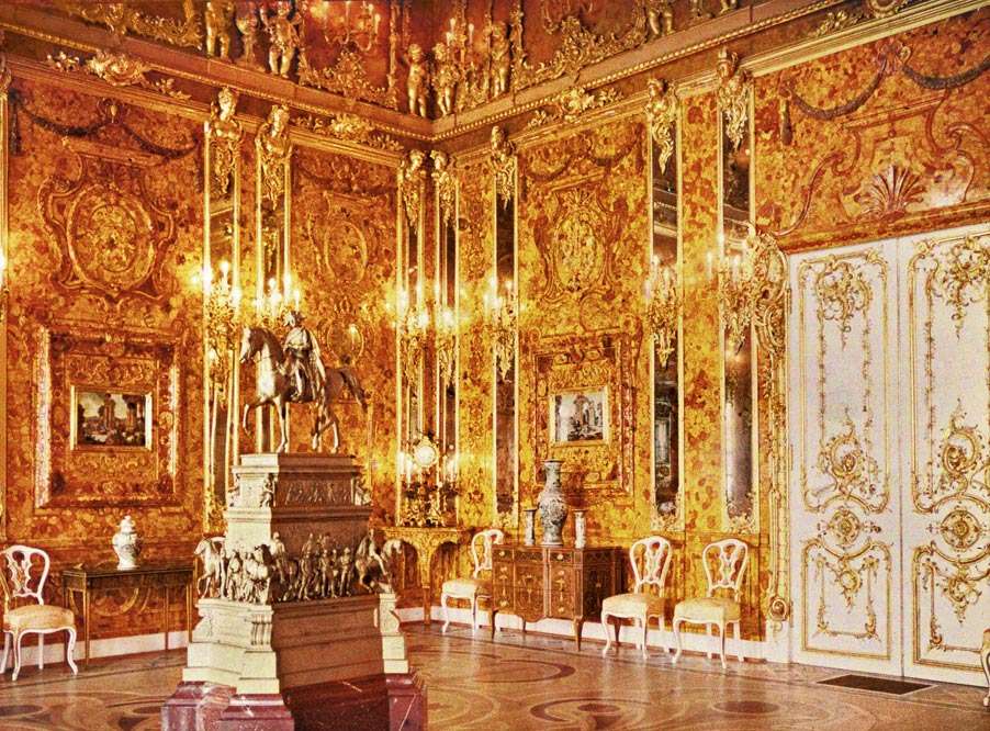 Imagen de 1917 de la Habitación Ámbar en el Palacio de Catalina en San Petersburgo.