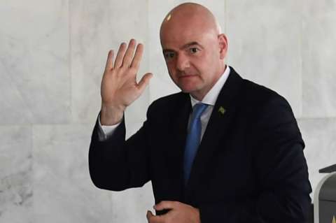 Presidente de FIFA exige “tolerancia cero” frente al racismo en el fútbol
