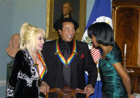 Ni de Trump ni de nadie: cómo Dolly Parton mantuvo a los presidentes a distancia