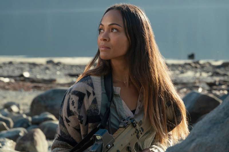 Zoe Saldaña interpretando a Laura Shane en la película original "The Adam Project", de Netflix. / Cortesía: Netflix
