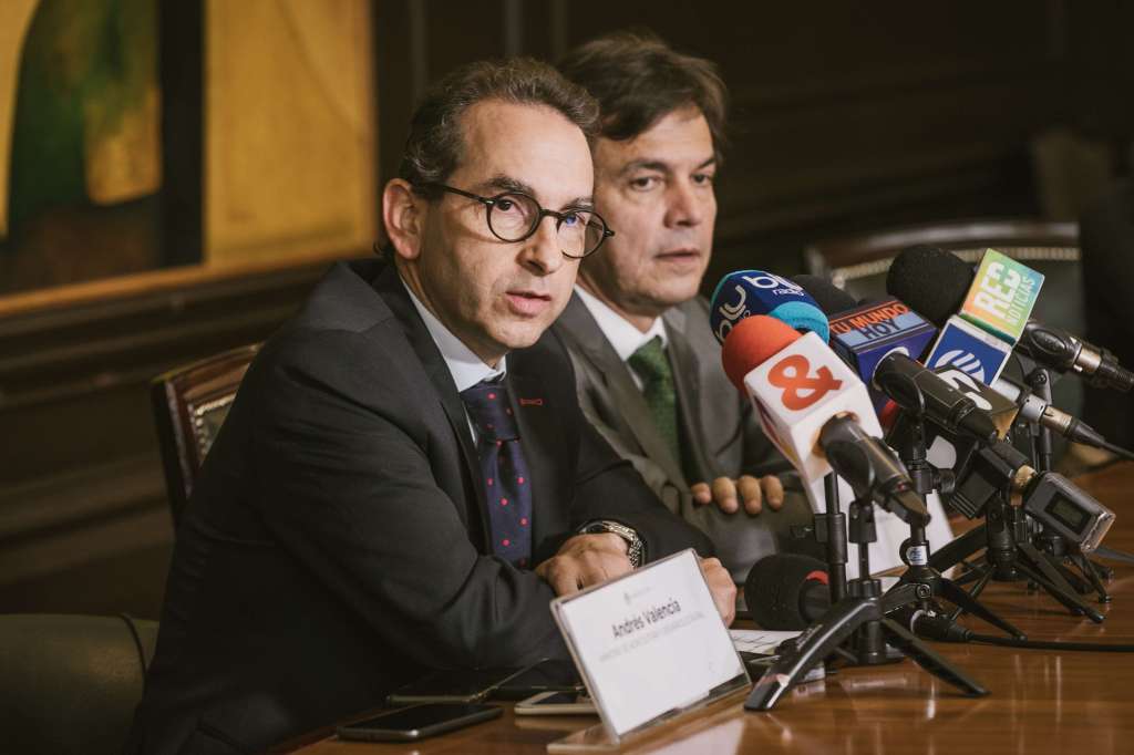 El ministro de Agricultura, Andrés Valencia, y el gerente de la Federación de Cafeteros, Roberto Vélez./ Cortesía
