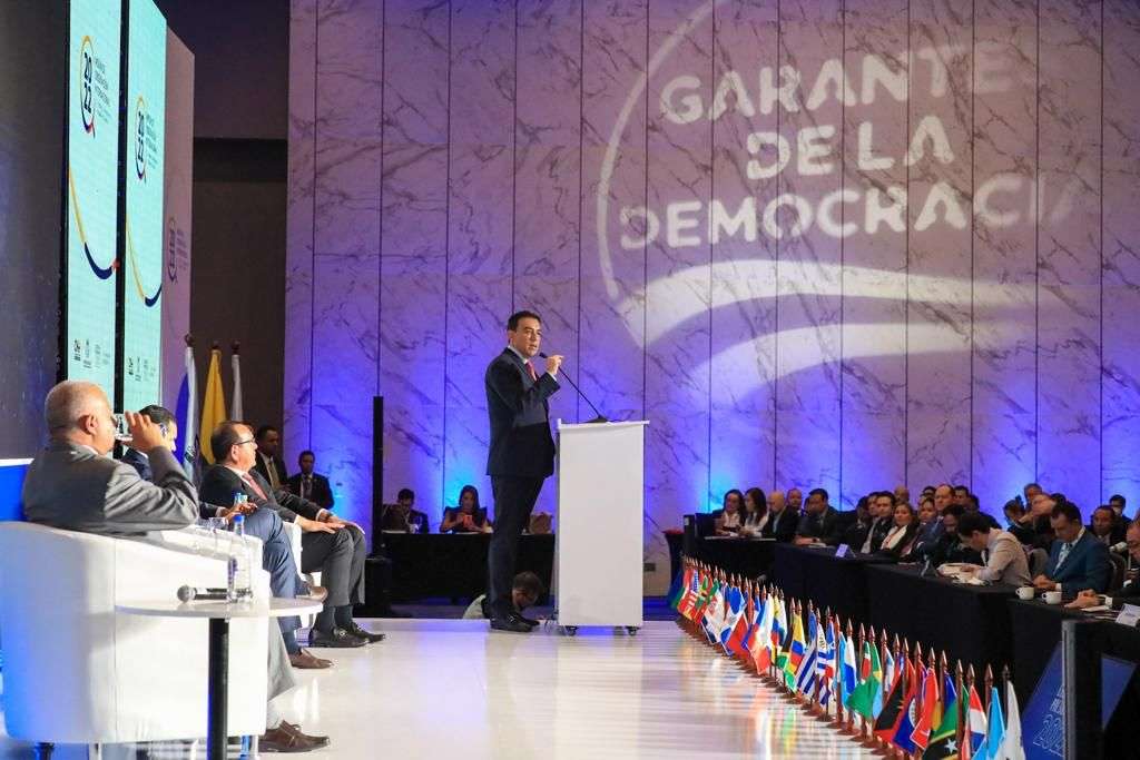 Alexánder Vega, registrador nacional