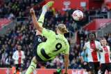 Manchester City ganó en Southampton y espera que Arsenal tropiece con Liverpool