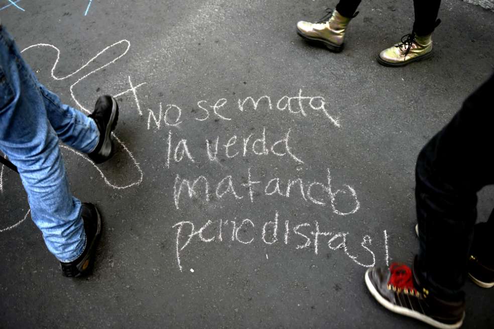 No puede obviarse la realidad en todos los países, incluido Colombia: el periodismo serio está bajo ataque. / AFP