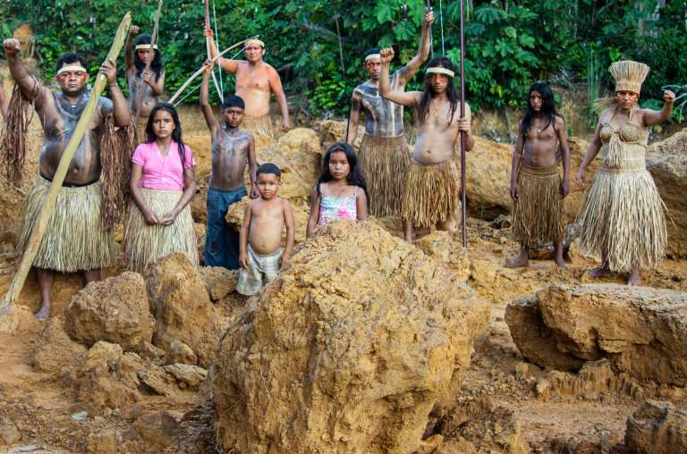 Indígenas Mura, en Brasil y su lucha por proteger la Amazonia su territorio.