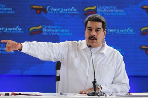 Maduro nacionaliza a 5.000 colombianos en medio de críticas por crisis migratoria