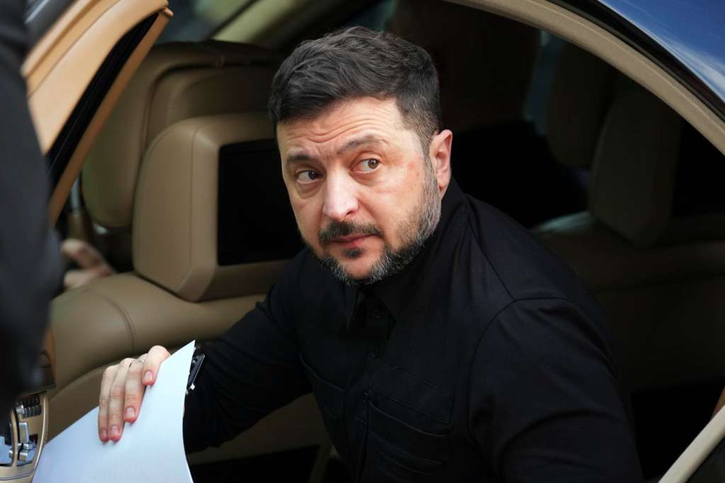 Nicosia (Cyprus), 07/01/2026.- Ukraine's President Volodymyr Zelensky visits the presidential palace in Nicosia, Cyprus, 07 January 2026. President Zelensky's visit to Nicosia coincides with the official ceremony marking the commencement of Cyprus's term of the EU Council presidency. (Chipre, Ucrania) EFE/EPA/PETROS KARADJIAS / POOL
