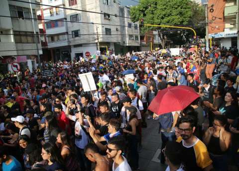 Disturbios en Bucaramanga empañaron la marcha pacífica del 27N