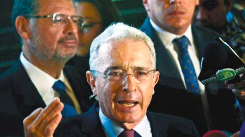 Caso Uribe: defensa del expresidente continúa interviniendo