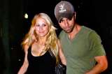 Enrique Iglesias y Anna Kournikova publican las primeras fotos de sus bebés