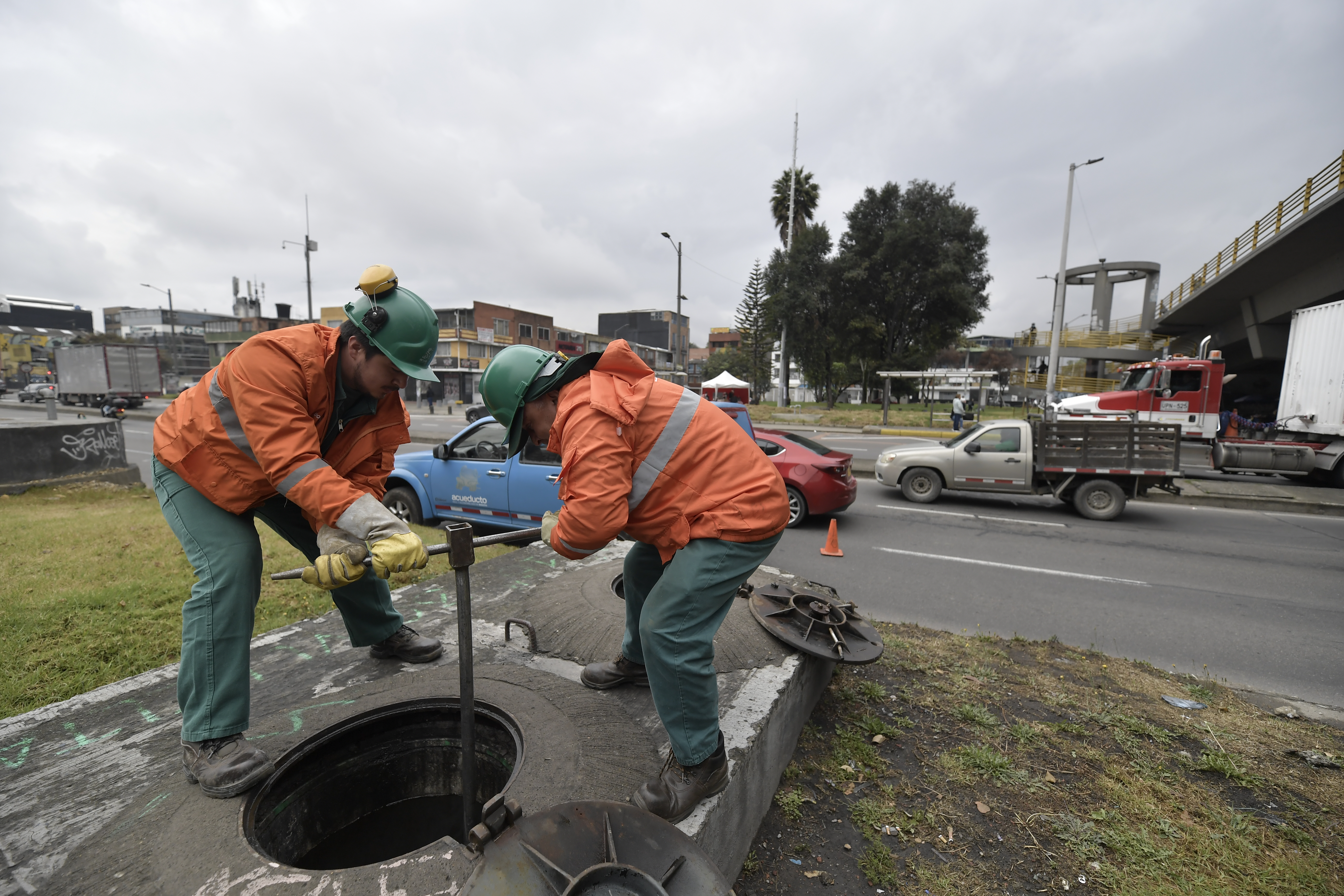 Cierre de válvulas del Acueducto para los cortes de agua en temporada de racionamiento por sectores