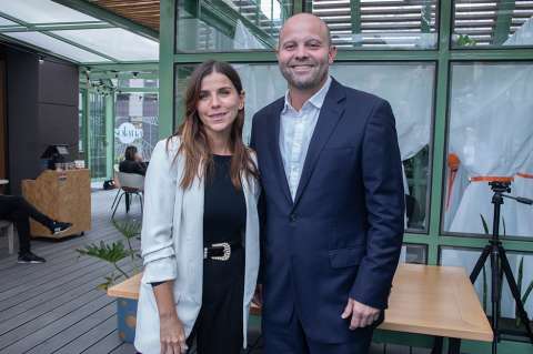 María Fernanda Yepes regresó a la vida social en un evento de cuidado de la piel
