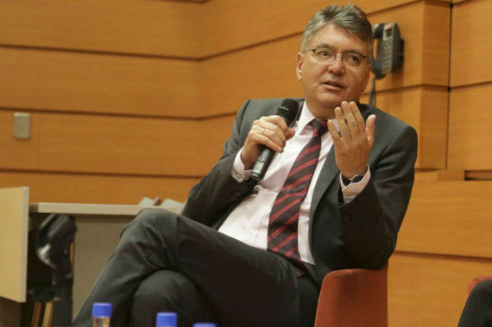 El Ministro de Hacienda, Mauricio Cárdenas, destaca avance de la banca de desarrollo que ha impulsado las obras de infraestructura. / Minhacienda