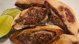Receta para preparar arayes de res con mayonesa de pepinillos