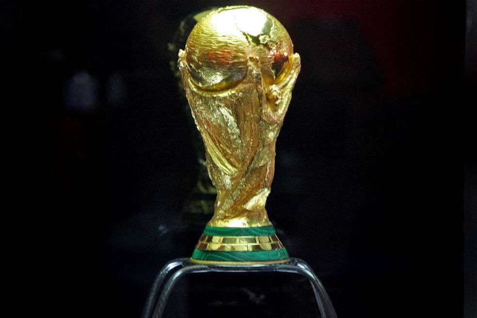 La Copa del Mundo en la exposición "Tour da Taça da Copa do Mundo", en el anfiteatro del Coliseo de las Artes São José Liberto (ESJL), en Brasil. / Cristino Martins/Agência Pará/Wikimedia Commons