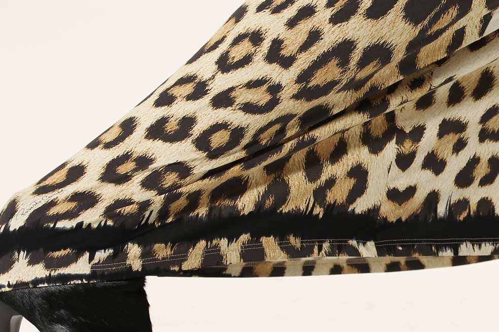 Animal print: Con el tiempo se volvió un básico del armario. Solo que en esta temporada se presentará en outfits completos y los estampados serán cebras, culebras, jirafas y hasta vacas.