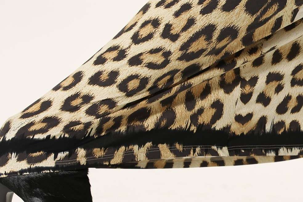 Animal print: Con el tiempo se volvió un básico del armario. Solo que en esta temporada se presentará en outfits completos y los estampados serán cebras, culebras, jirafas y hasta vacas.