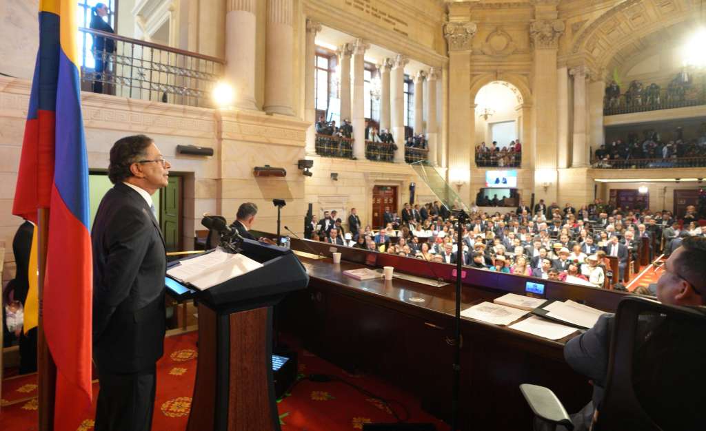 El presidente Petro aseguró que habrá recortes si el Congreso no aprueba la ley de financiamiento