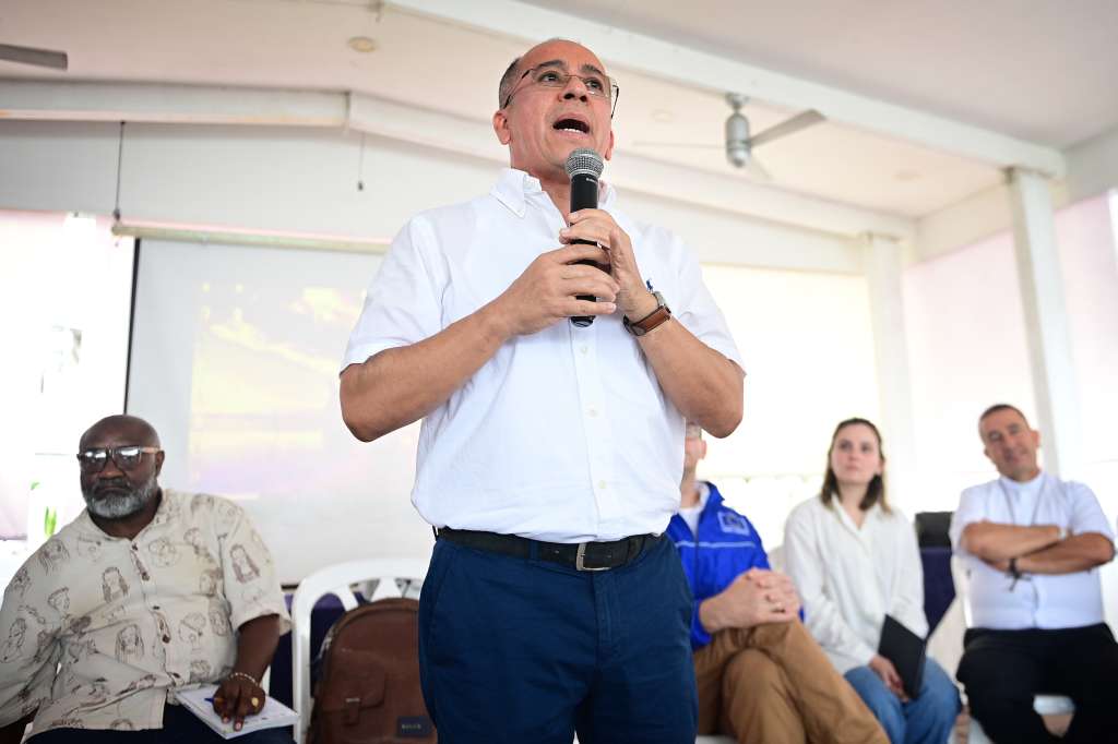 Cardozo fue parte de la guerrilla del M-19, concejal y secretario de Paz y Cultura de Cali.