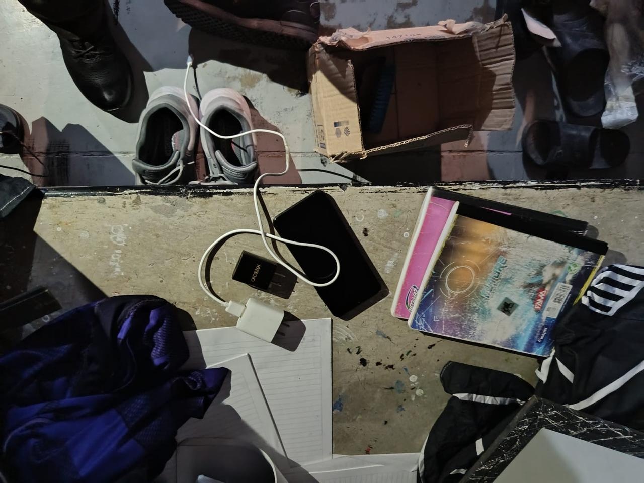 El operativo lo llevó a cabo el Gaula y la Fiscalía en la cárcel El Pedregal y permitió la incautación de celulares usados para extorsionar desde el interior del penal.