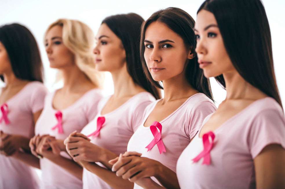 #Tócate es el mensaje durante el mes del cáncer de mama