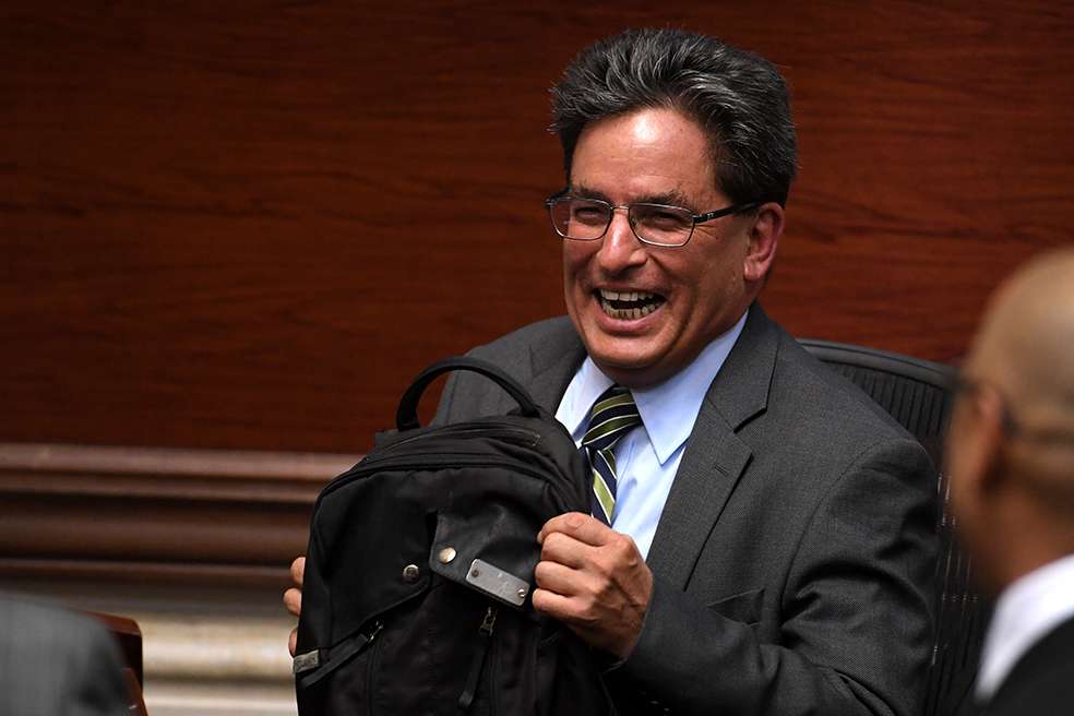 El pasado 19 de septiembre el ministro de Hacienda, Alberto Carrasquilla, enfrentó un debate de control político en el Senado. / Archivo-El Espectador
