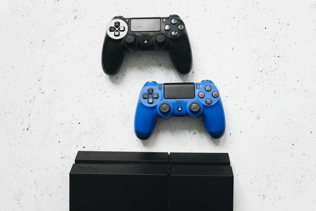 La PlayStation 4 fue estrenada el 15 de noviembre de 2013 y hasta la fecha ha vendido casi 118 millones de unidades.