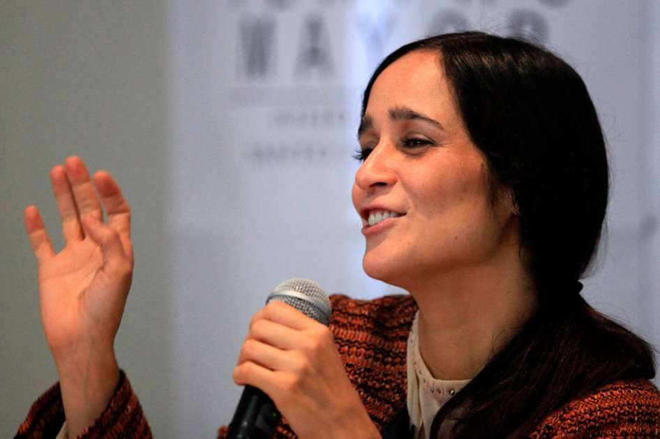 La cantante mexicana Julieta Venegas durante una rueda de prensa en Bogotá.
