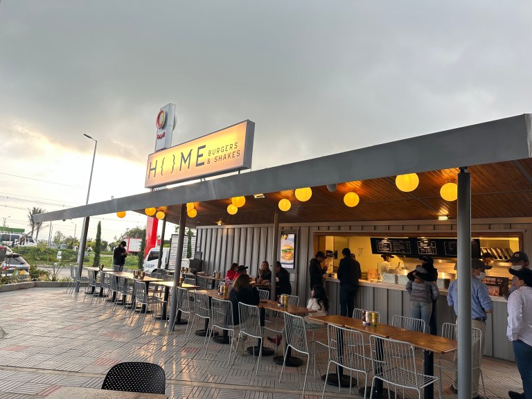 Las famosas hamburguesas de Home Burgers llegan a las Estaciones de Servicio Terpel
