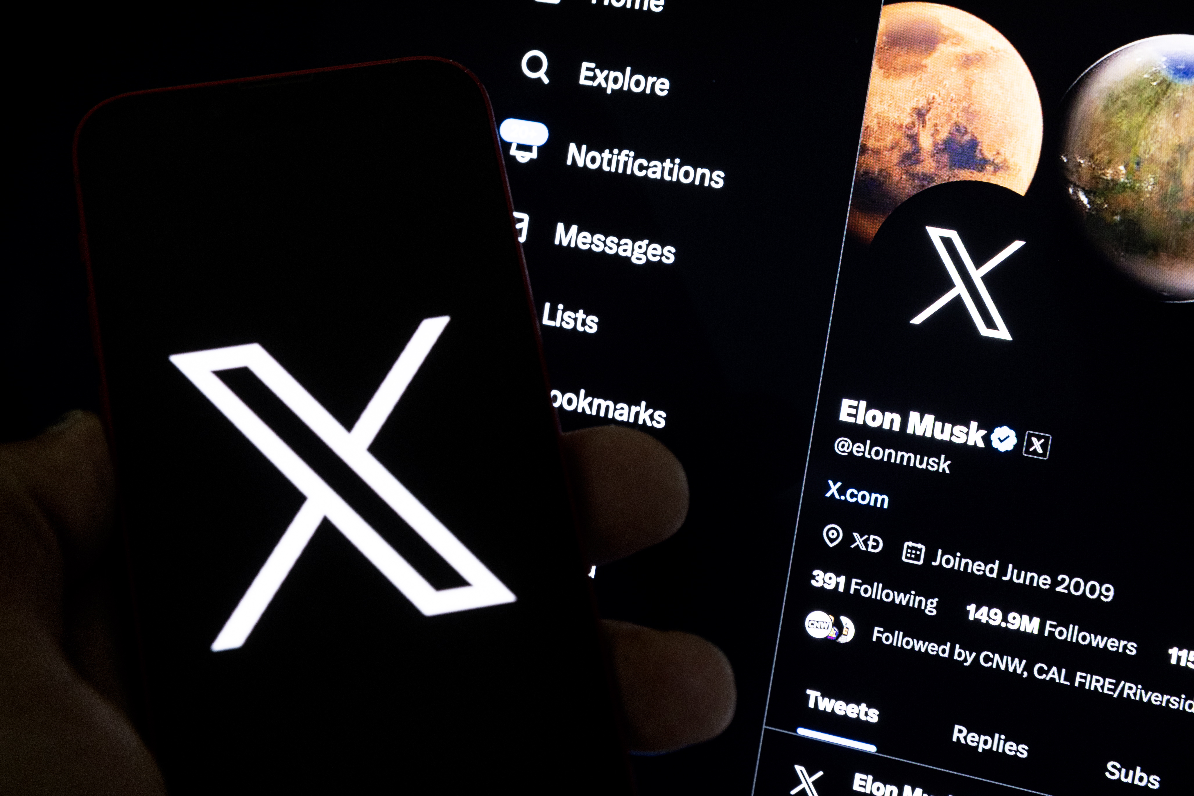 -FOTODELDIA- Los Ángeles (Estados Unidos), 28/07/2023.- Vista del nuevo logo de Twitter 'X' que pone como ejemplo la cuenta de su propietario Elon Musk durante un evento celebrado en Los Ángeles, California, Estados Unidos. EFE/ Etienne Laurent