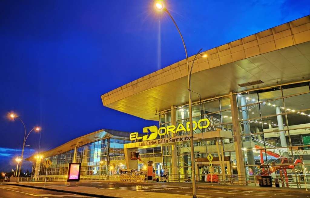 El aeropuerto comentó que cada establecimiento debía tener la carta y que el cliente puede decidir si consumir o no allí.