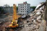 Detienen al dueño del edificio que se desplomó en Bangladesh, buscan a un español