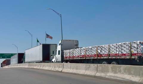 Nuevos aranceles a camiones y autobuses importados hacia EE.UU.
