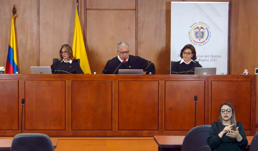 Los magistrados que participaron en la reunión: Alexandra Oss, Manuel Antonio Merchán, el ponente, y Leonor Oviedo, quien salvó el voto.