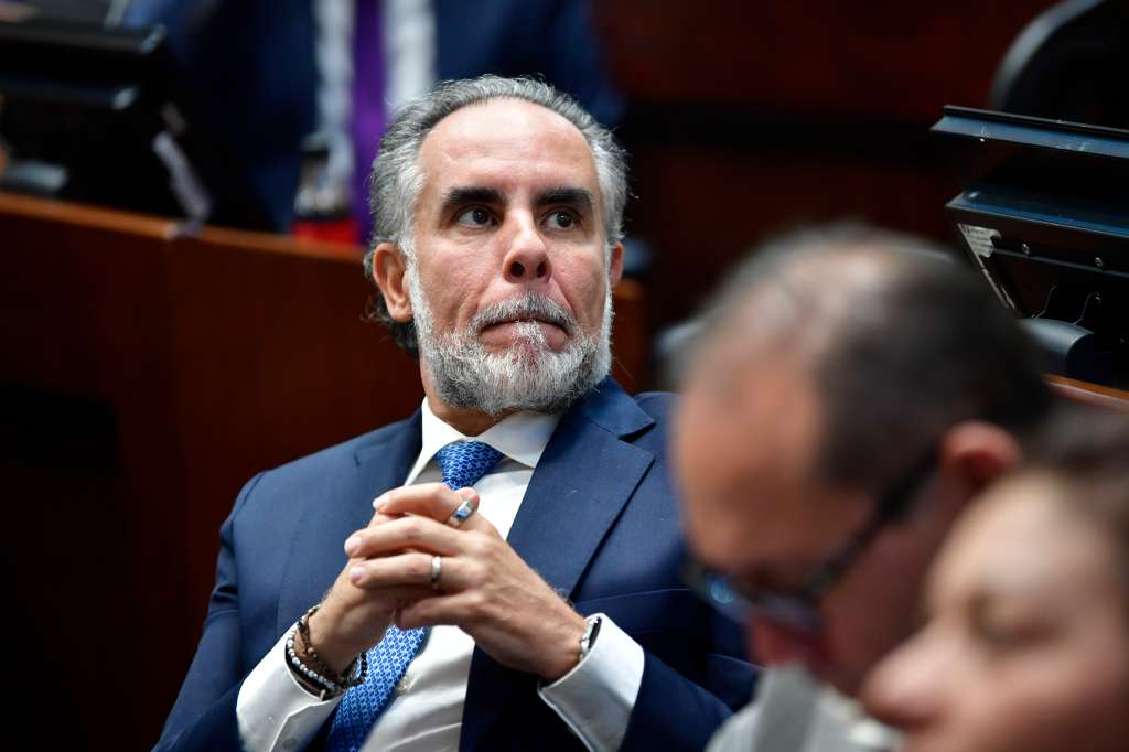 Ministro del interior durante el debate de la reforma laboral en el Senado (Congreso de la República)