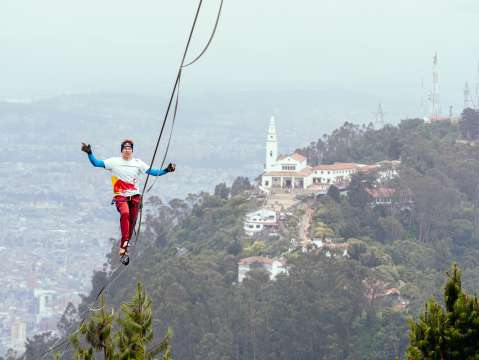 De Monserrate a Guadalupe en cuerda floja: la hazaña histórica de Jaan Roose