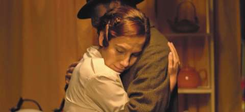 “Raquel”, romper la escena, crear una historia