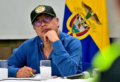 Rechazan comentarios de Petro contra la prensa por publicación de foto de su hija